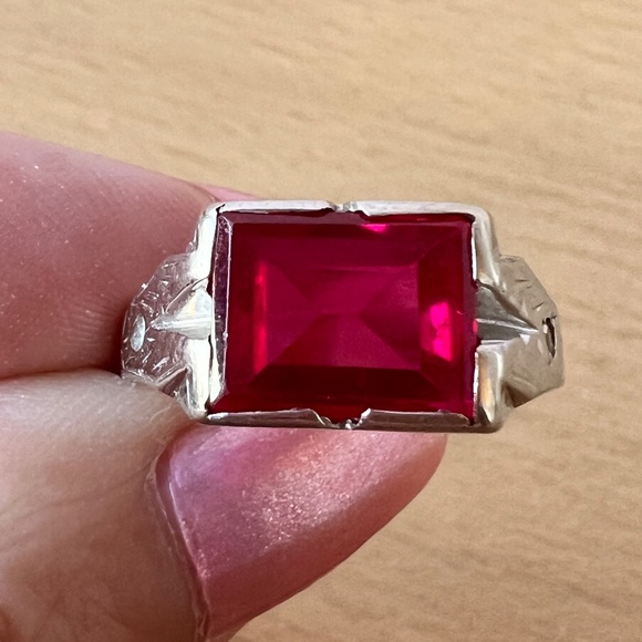 VINTAGE ART DECO 14K WHITE GOLD EMERALD CUT SYNTHETIC RUBY RING UNISEX MEN WOMAN - Picture 5 of 16